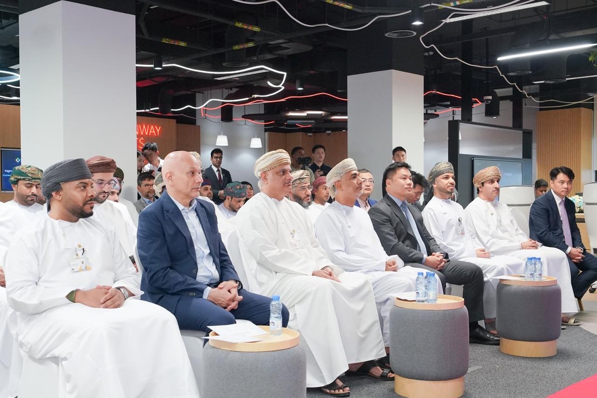Oman Airports, Huawei Unveil Smart Airport Showcase in Muscat