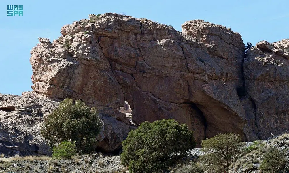 Tanomah Mountains: Saudi Arabia’s Natural Canvas of History and Beauty