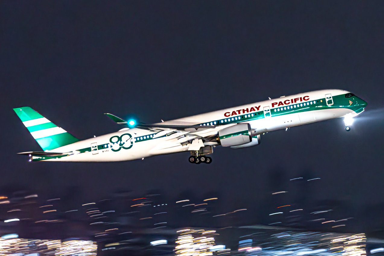 Air China Sells HK$1.32 Billion Cathay Pacific Stake in Partial Divestment