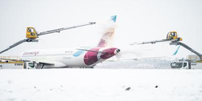 Photos: Black ice shuts down all flights at Berlin Brandenburg Airport