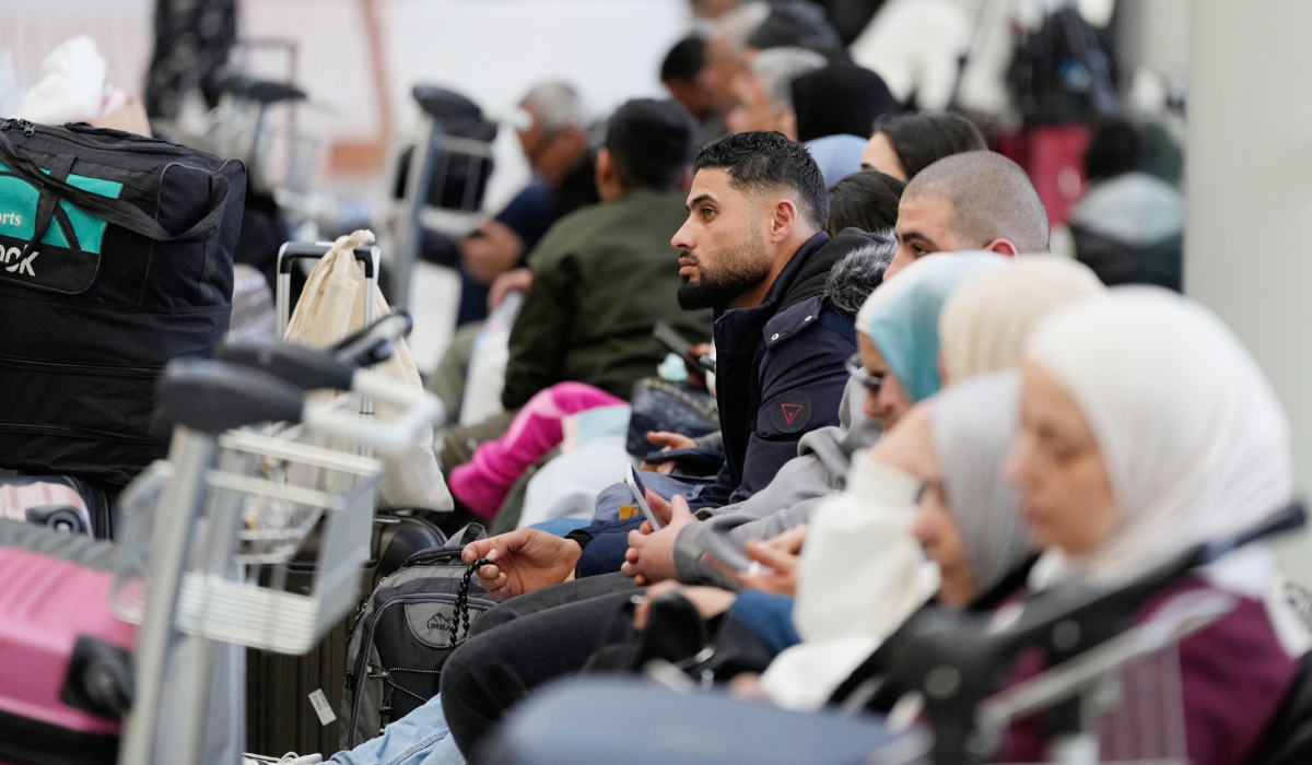 Hundreds of Thousands of Travelers Stranded as Middle East Airspace Closes Amid Escalating Conflict